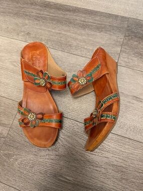 L'Artiste by Spring Step Floral sandal Wedges leather size 40